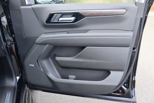 2026 Chevrolet Suburban Premier Image 23 of 30