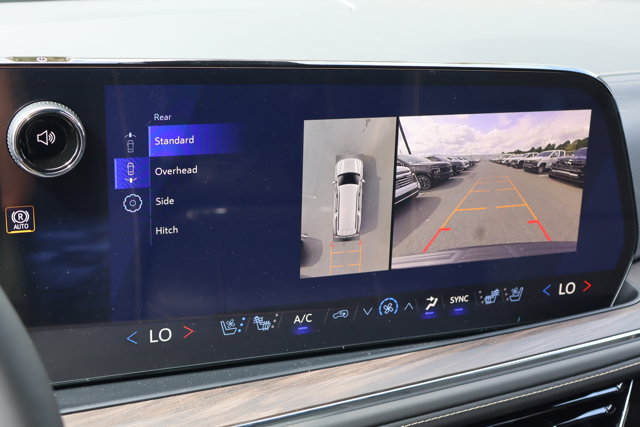 2026 Chevrolet Suburban Premier Image 17 of 30