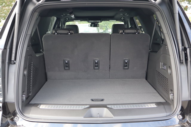2026 Chevrolet Suburban Premier Image 7 of 30