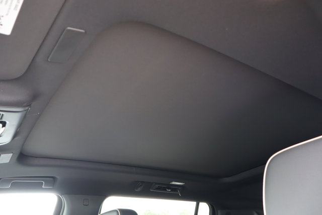 2026 Chevrolet Suburban Premier Image 24 of 30