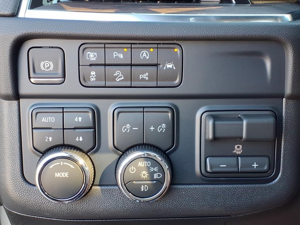 2026 Chevrolet Suburban Premier Image 21 of 30