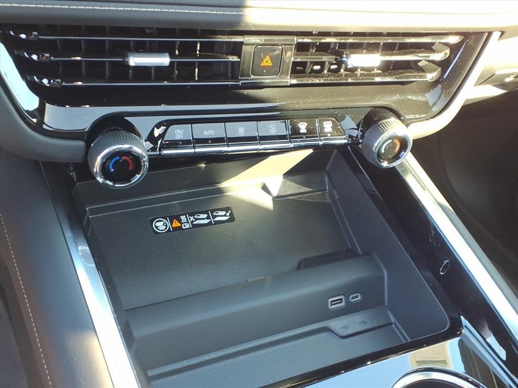 2026 Chevrolet Suburban Premier Image 30 of 30