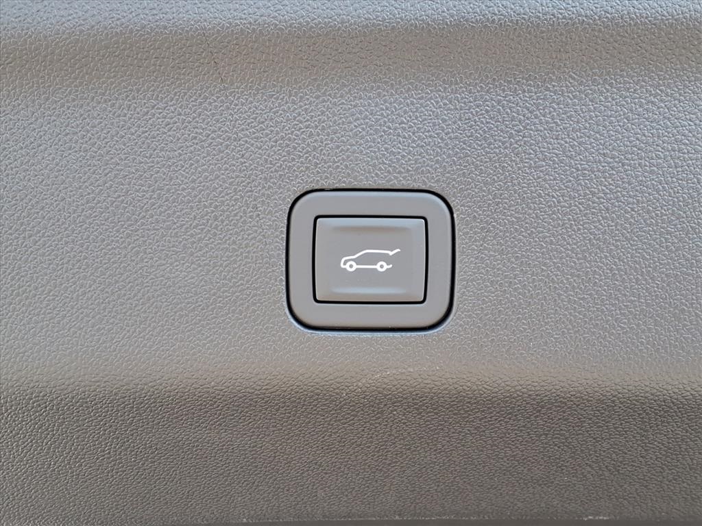 2026 Chevrolet Suburban Premier Image 22 of 30