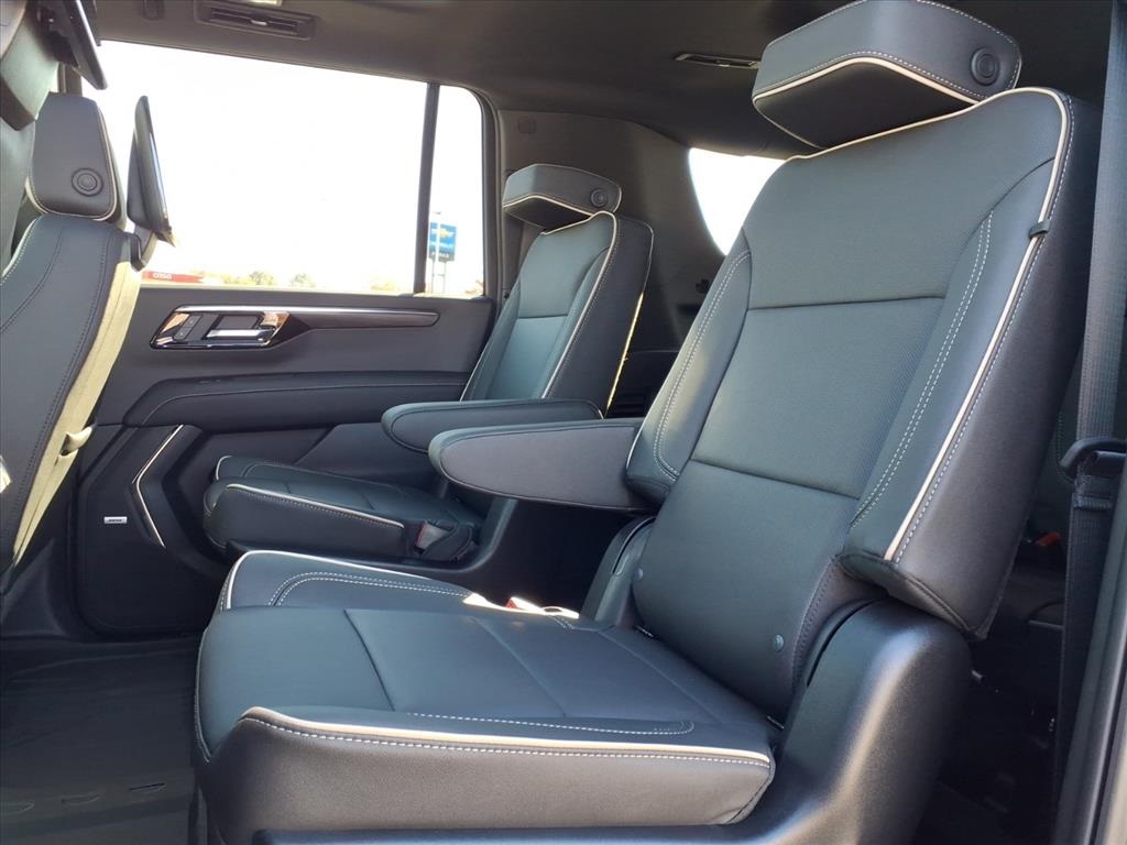 2026 Chevrolet Suburban Premier Image 10 of 30