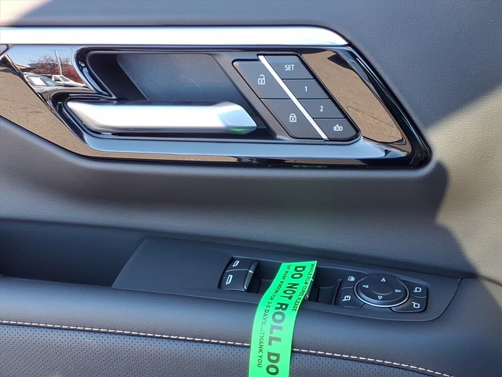 2026 Chevrolet Suburban Premier Image 26 of 30