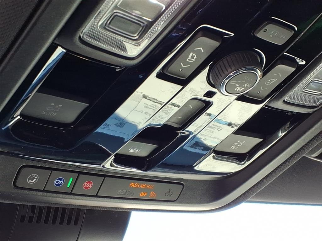 2026 Chevrolet Suburban Premier Image 23 of 30