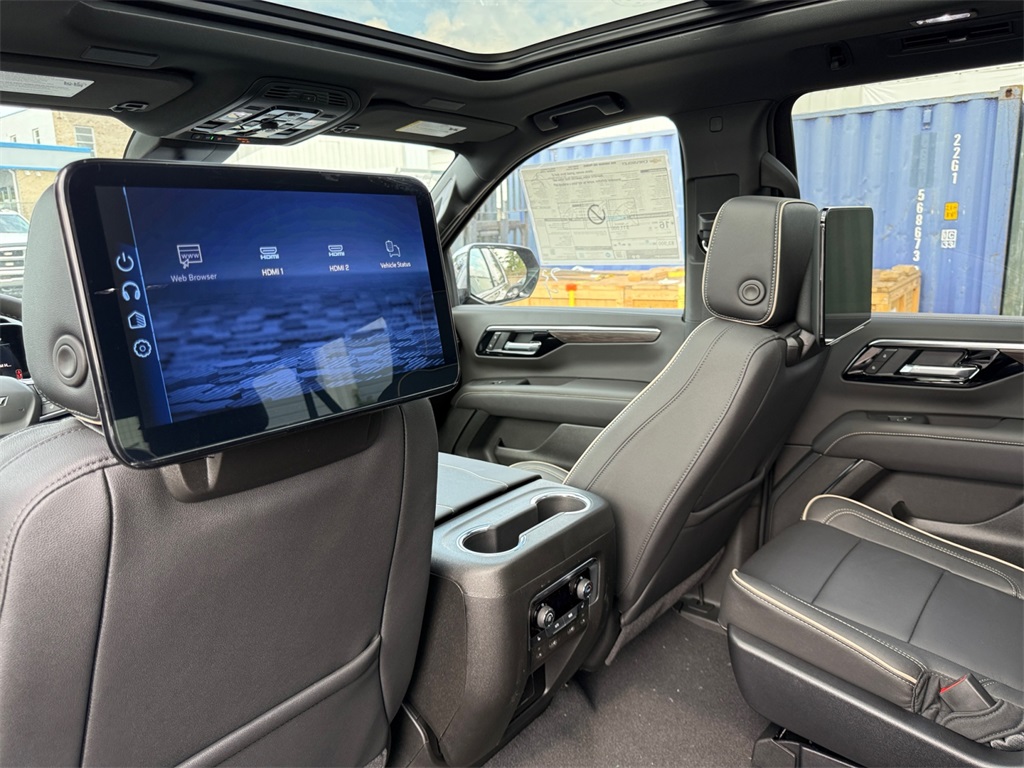 2026 Chevrolet Suburban Premier Image 25 of 27