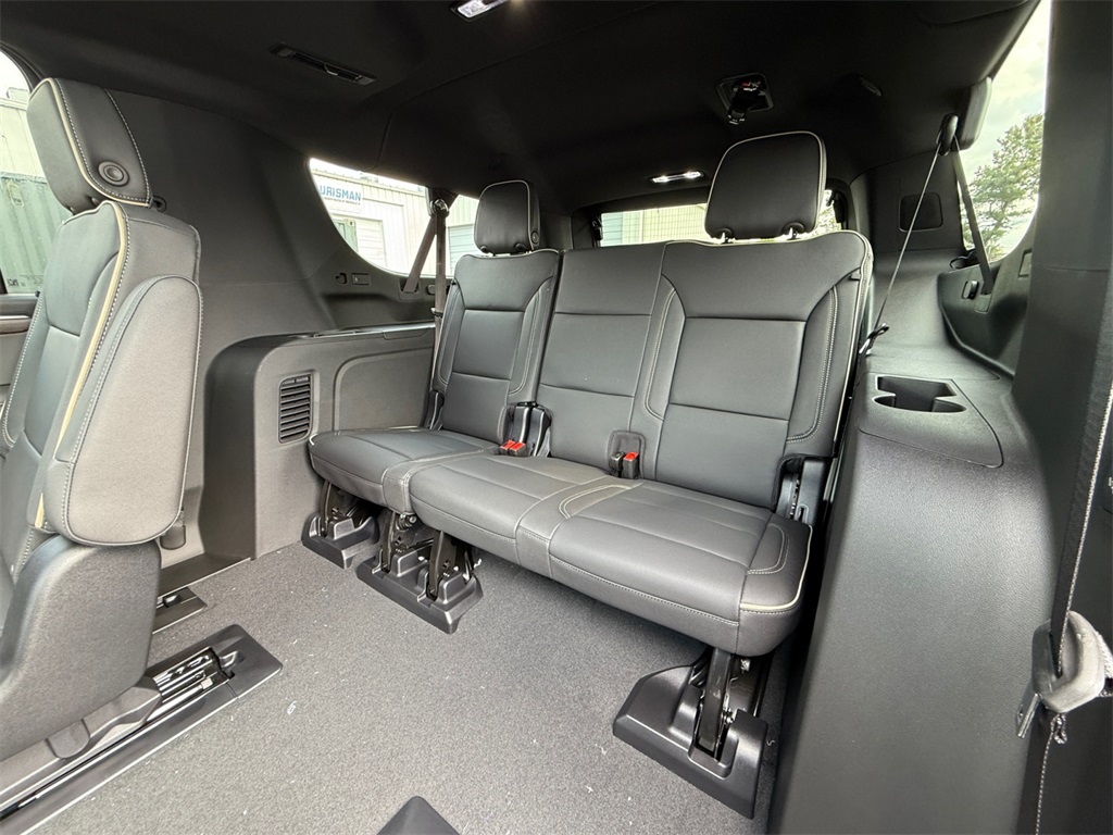 2026 Chevrolet Suburban Premier Image 12 of 27