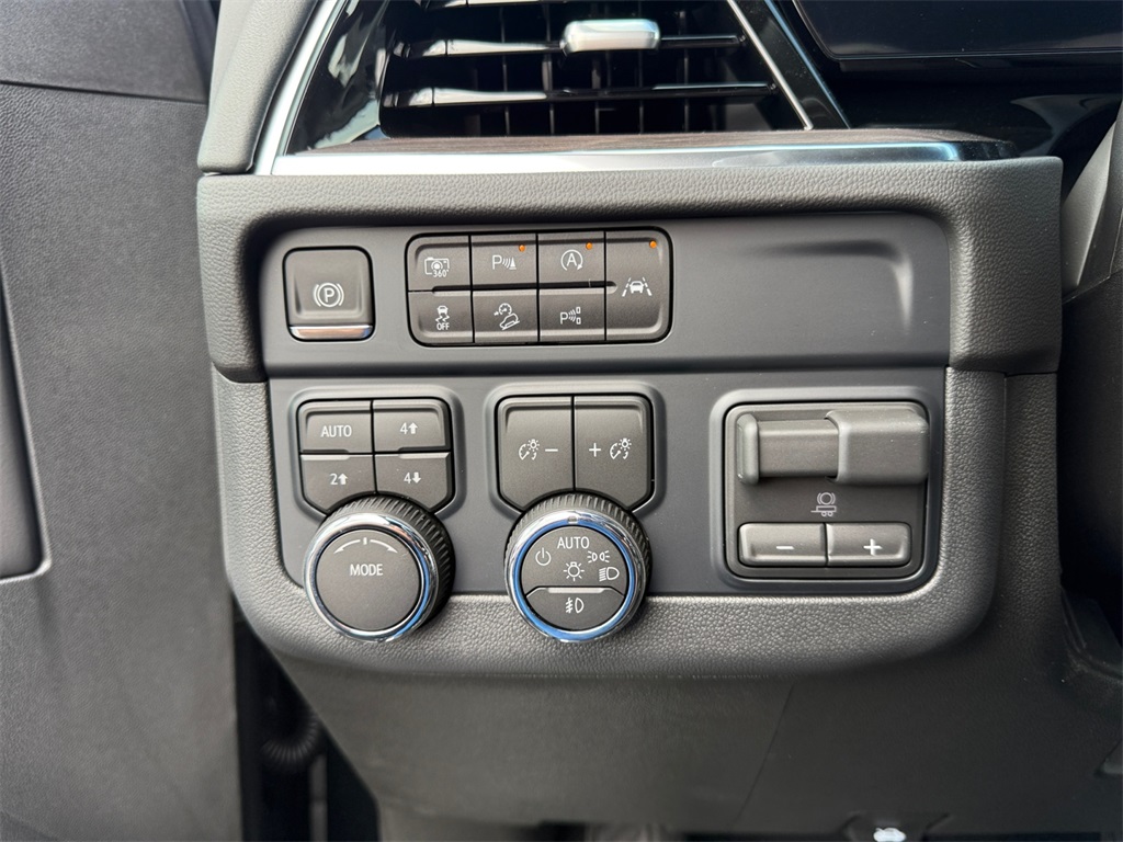 2026 Chevrolet Suburban Premier Image 26 of 27