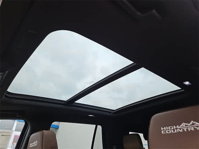 2026 Chevrolet Tahoe High Country Image 12 of 25