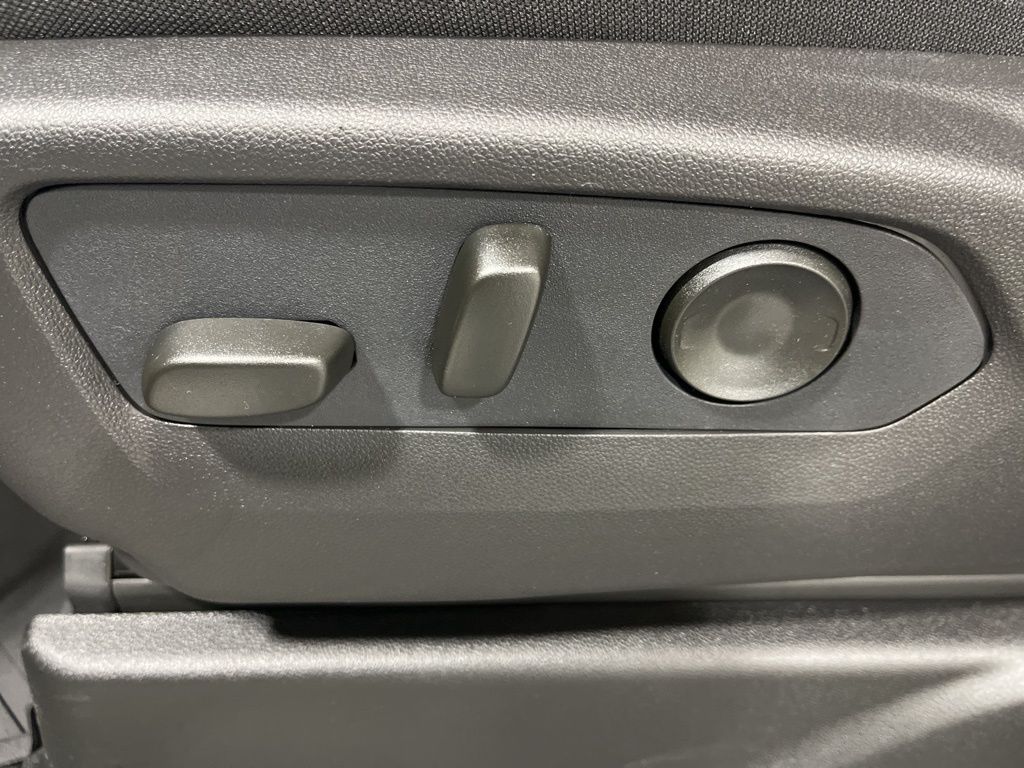 2026 Chevrolet Tahoe LS Image 23 of 29