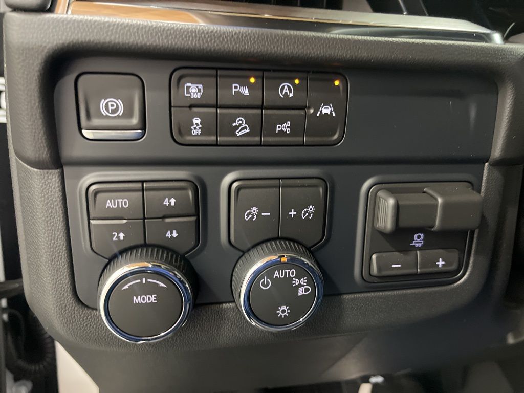 2026 Chevrolet Tahoe LS Image 25 of 29