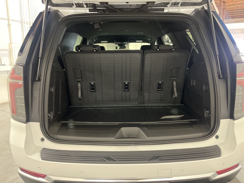 2026 Chevrolet Tahoe LS Image 10 of 29