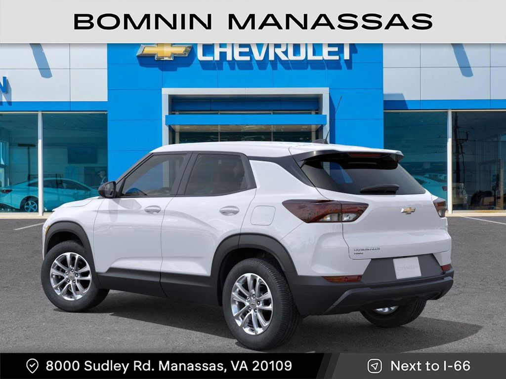 Vehicle image 8 of 24