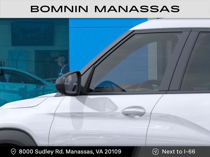 Vehicle image 18 of 24