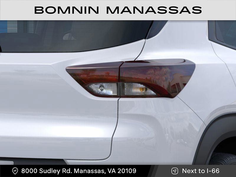 Vehicle image 17 of 24