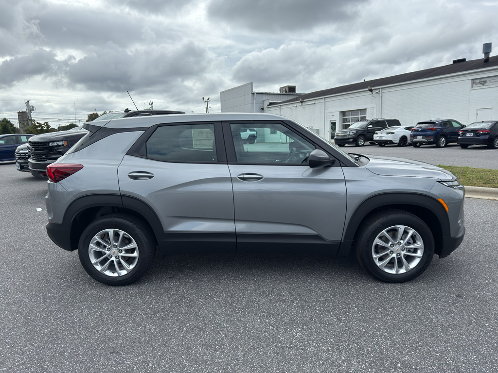 2026 Chevrolet Trailblazer LS Image 3 of 23