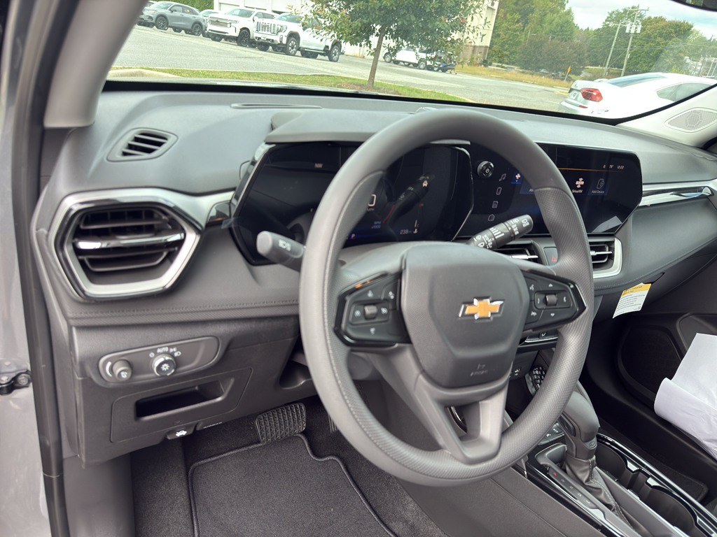 2026 Chevrolet Trailblazer LS Image 12 of 23