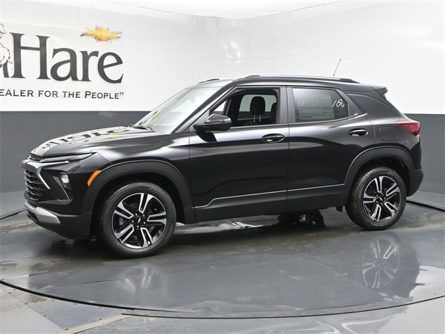 2026 Chevrolet Trailblazer LT Image 2 of 37