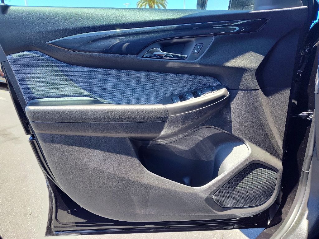 Vehicle image 13 of 14