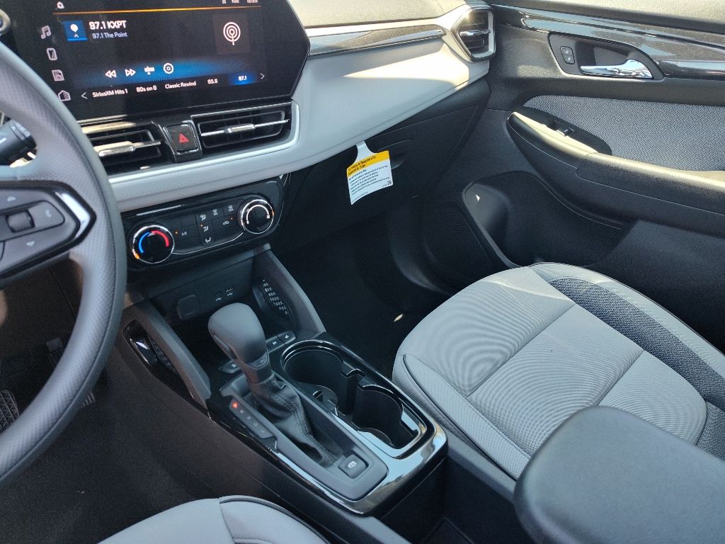 Vehicle image 12 of 14