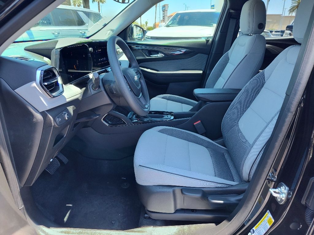 Vehicle image 7 of 14