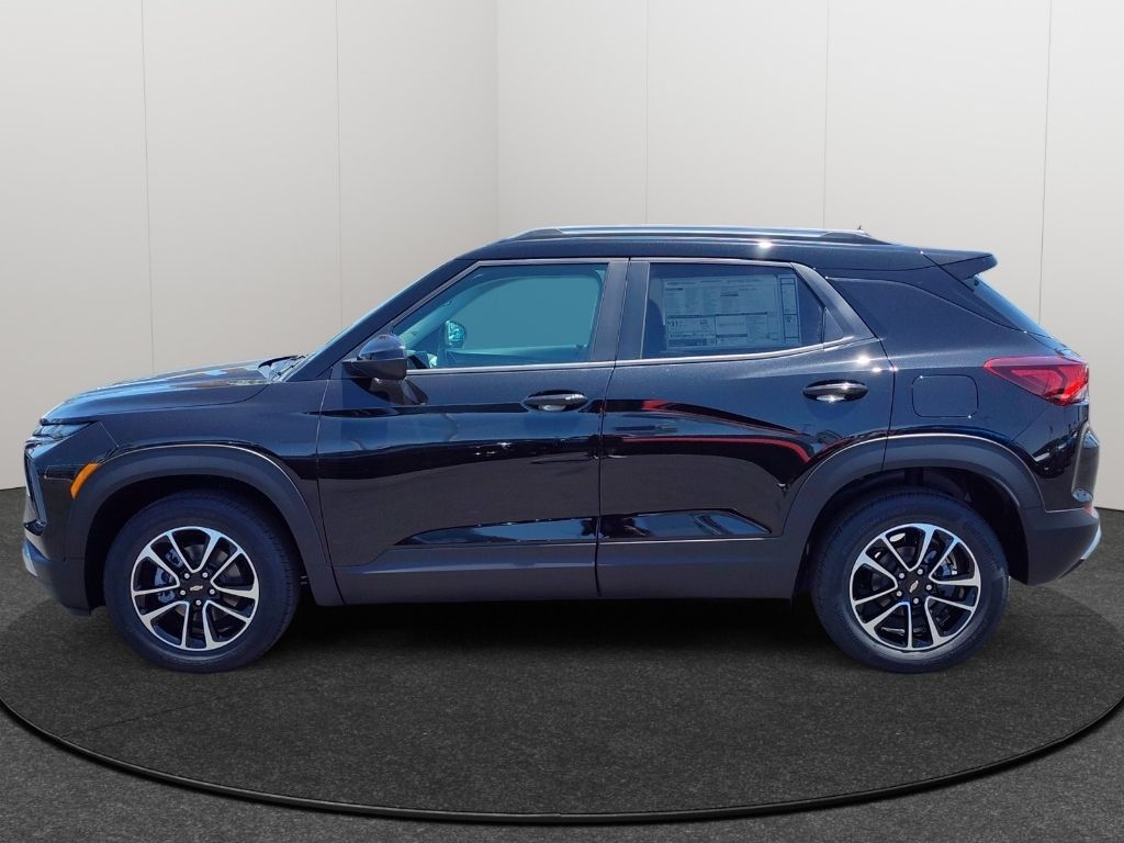 Vehicle image 4 of 14