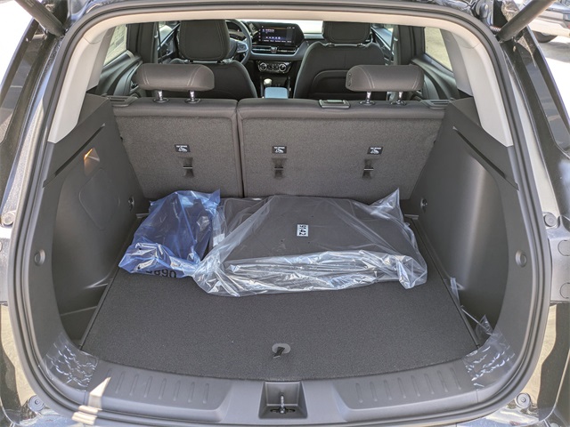 Vehicle image 11 of 34