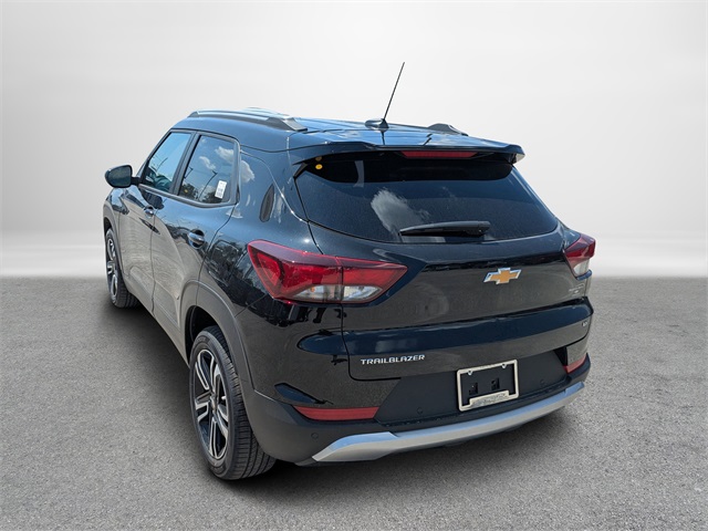 Vehicle image 8 of 34