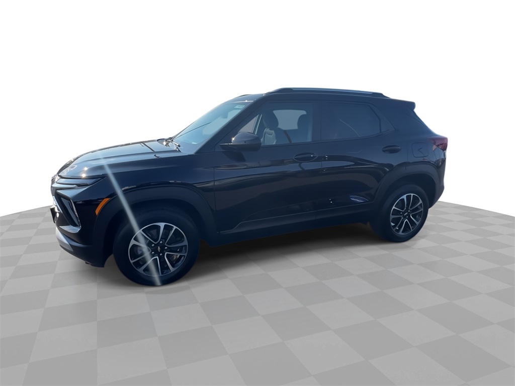 2026 Chevrolet Trailblazer LT Image 2 of 28
