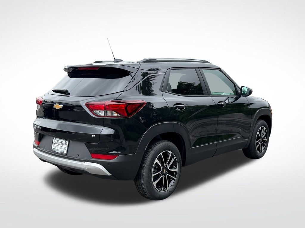 2026 Chevrolet Trailblazer LT Image 3 of 34