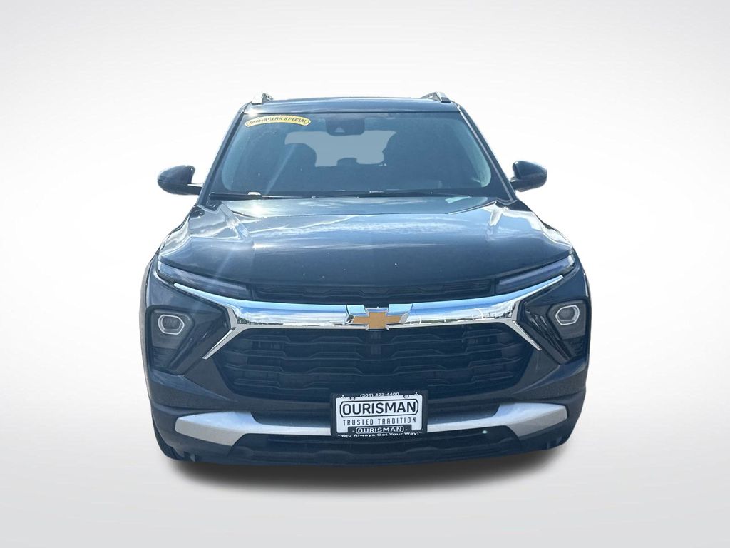 2026 Chevrolet Trailblazer LT Image 2 of 32