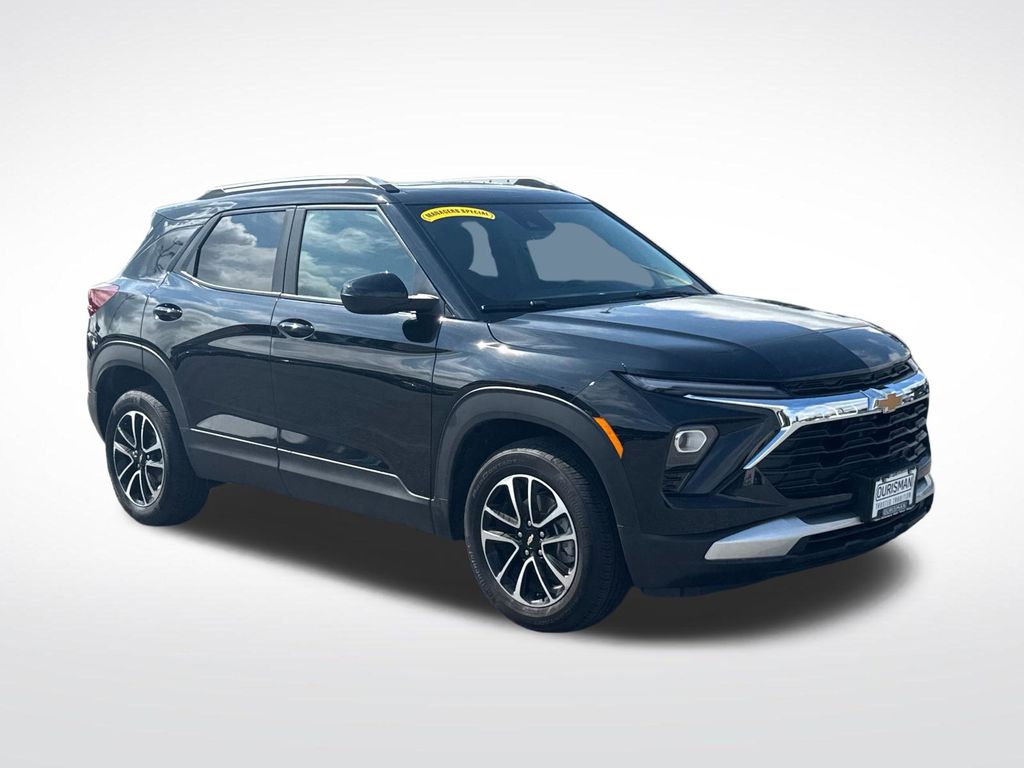 2026 Chevrolet Trailblazer LT Image 3 of 32