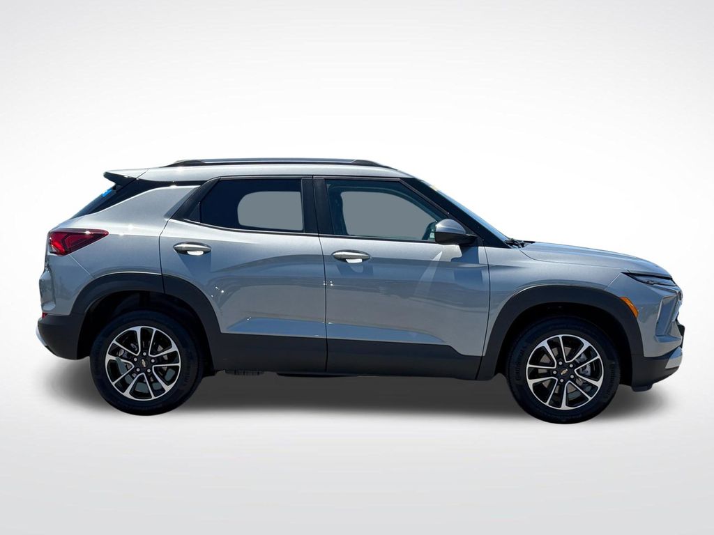 2026 Chevrolet Trailblazer LT Image 2 of 29