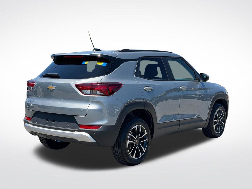 2026 Chevrolet Trailblazer LT Image 3 of 29
