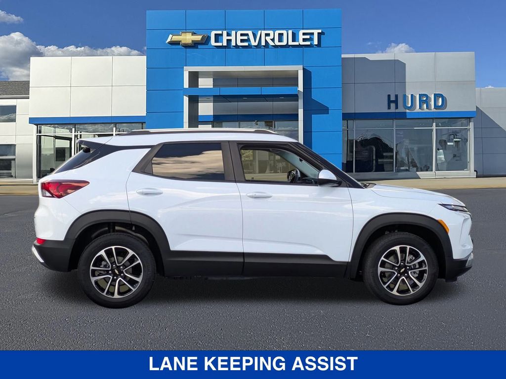 2026 Chevrolet Trailblazer LT Image 4 of 39