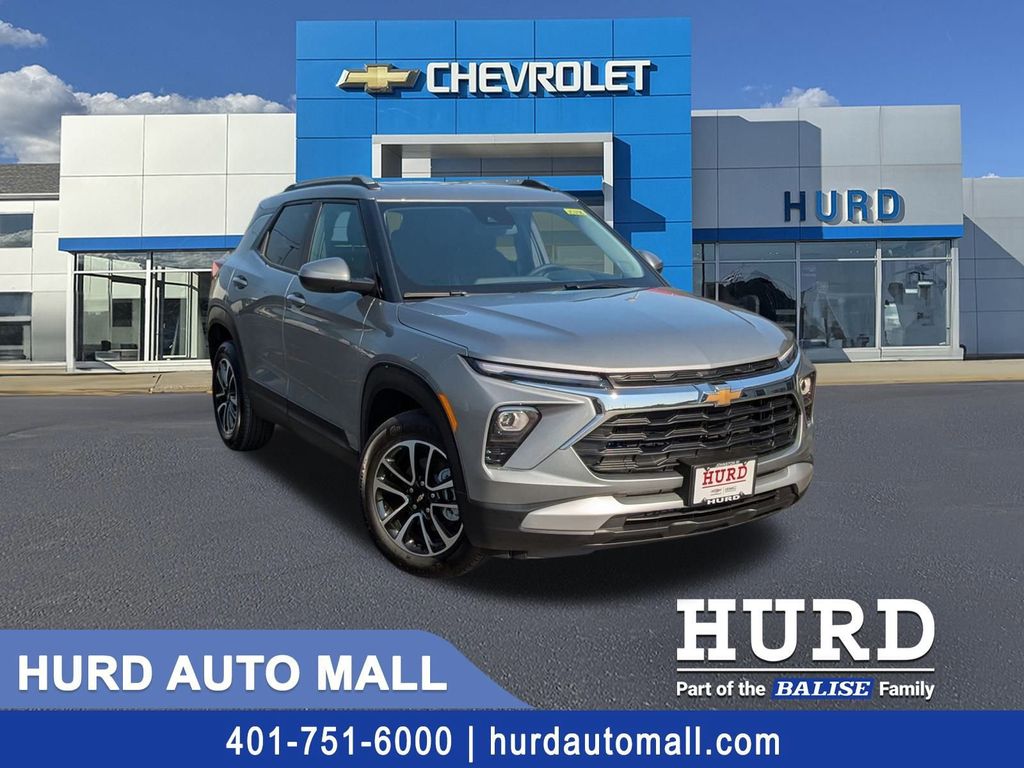 2026 Chevrolet Trailblazer LT Image 3 of 35