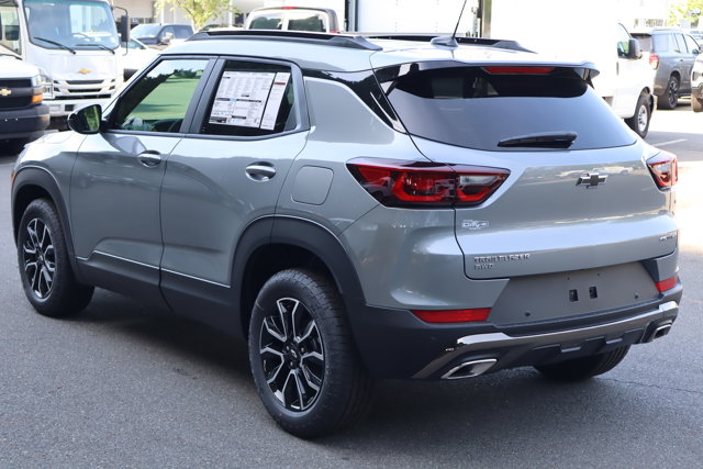 Vehicle image 5 of 24