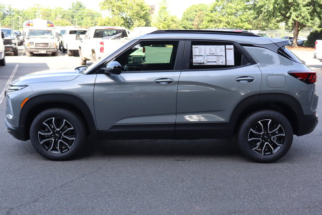 Vehicle image 6 of 24