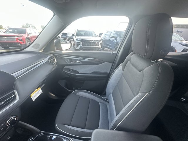 Vehicle image 14 of 26