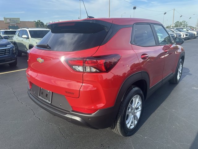 Vehicle image 6 of 26