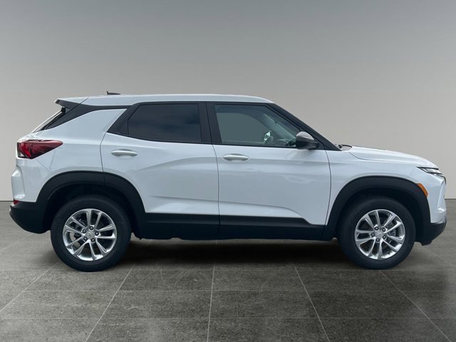 2026 Chevrolet Trailblazer LS Image 3 of 35