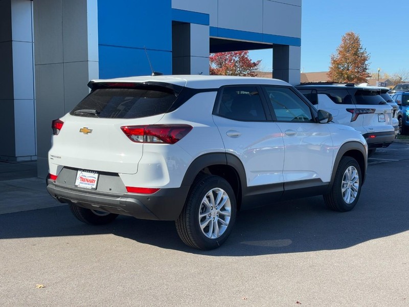 2026 Chevrolet Trailblazer LS Image 3 of 25