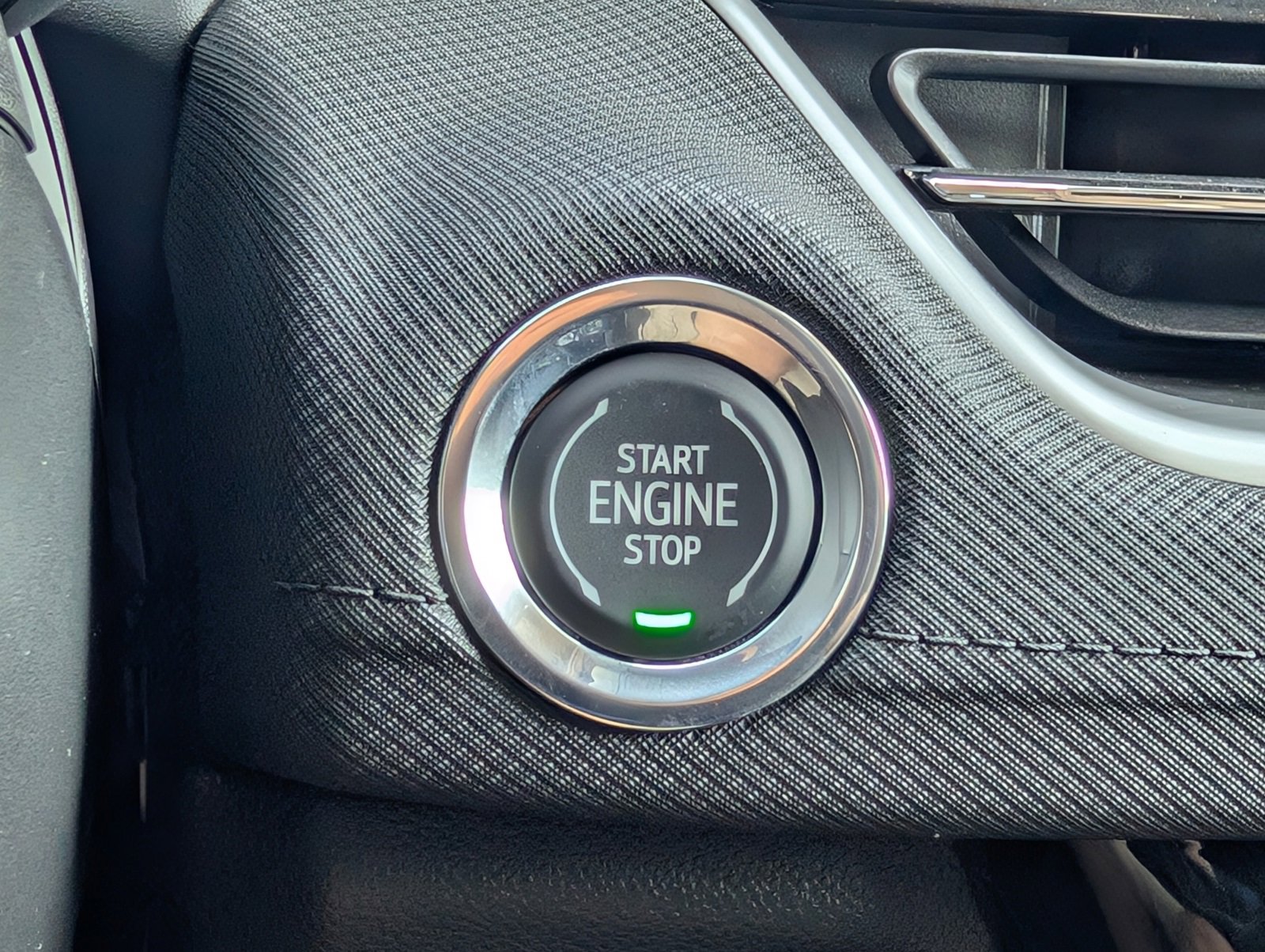 Vehicle image 21 of 23