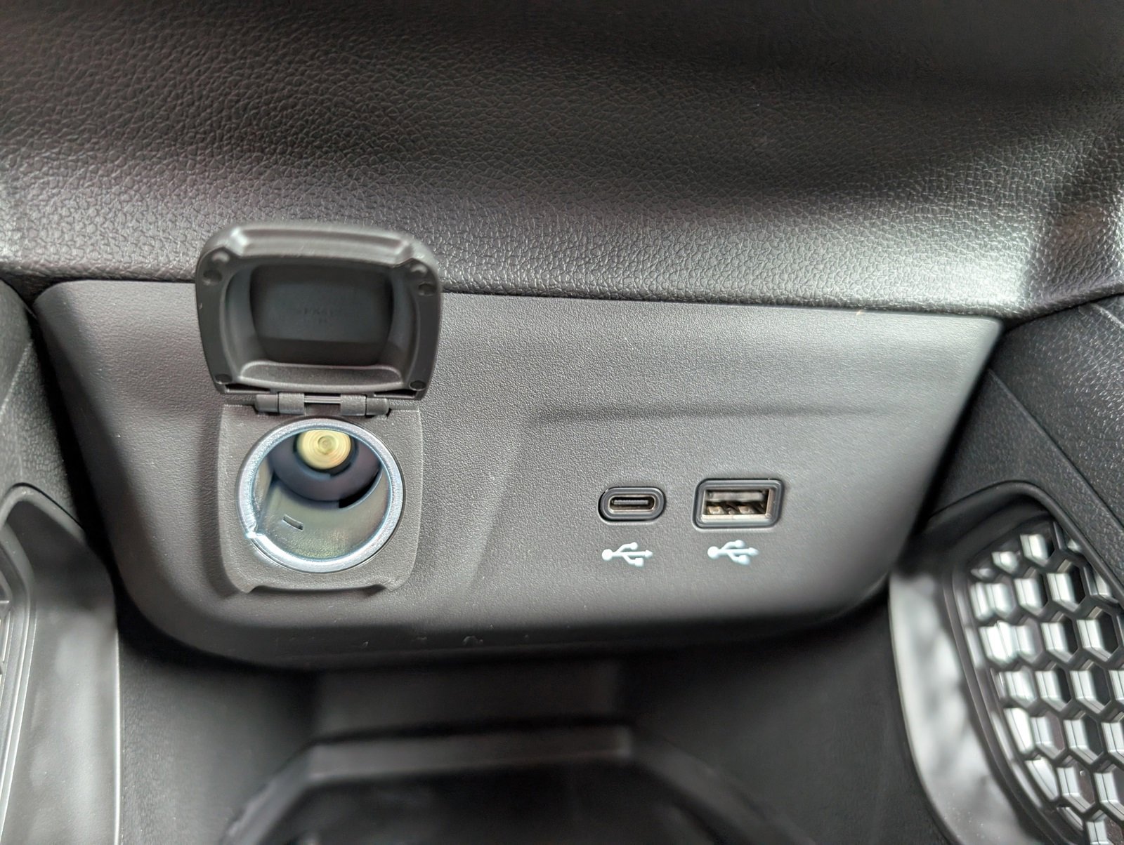 Vehicle image 13 of 24