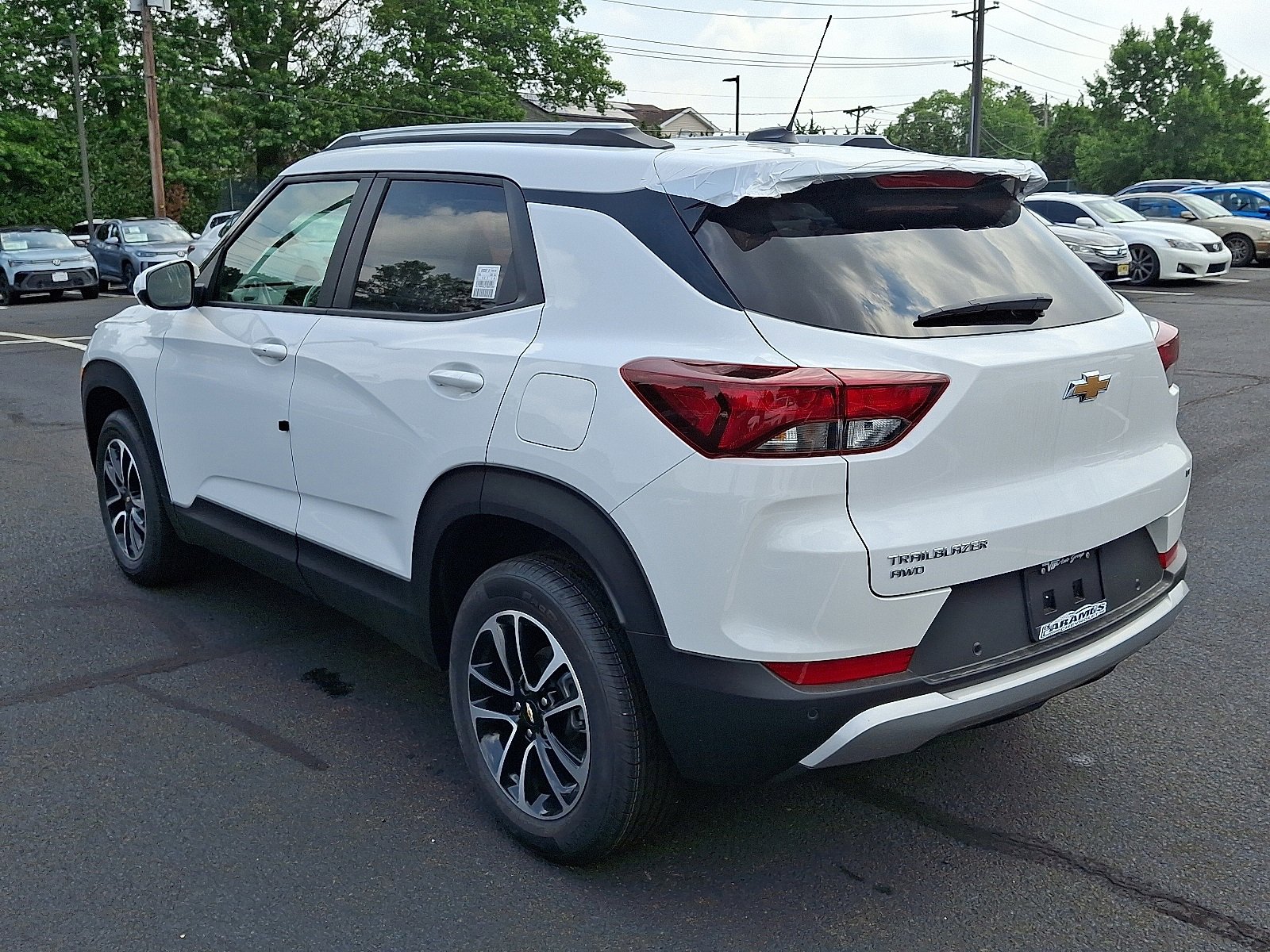 Vehicle image 11 of 43