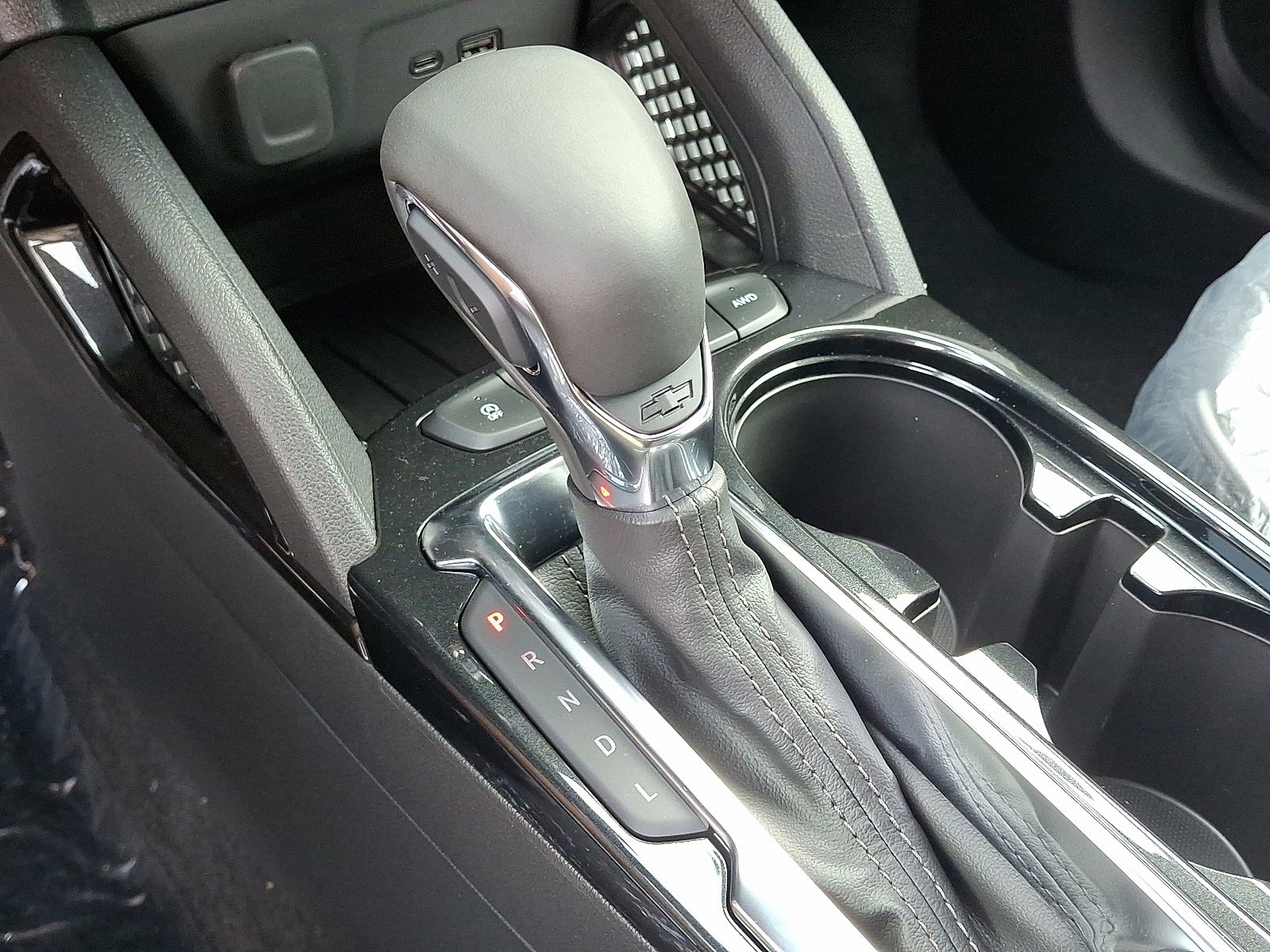 Vehicle image 16 of 43