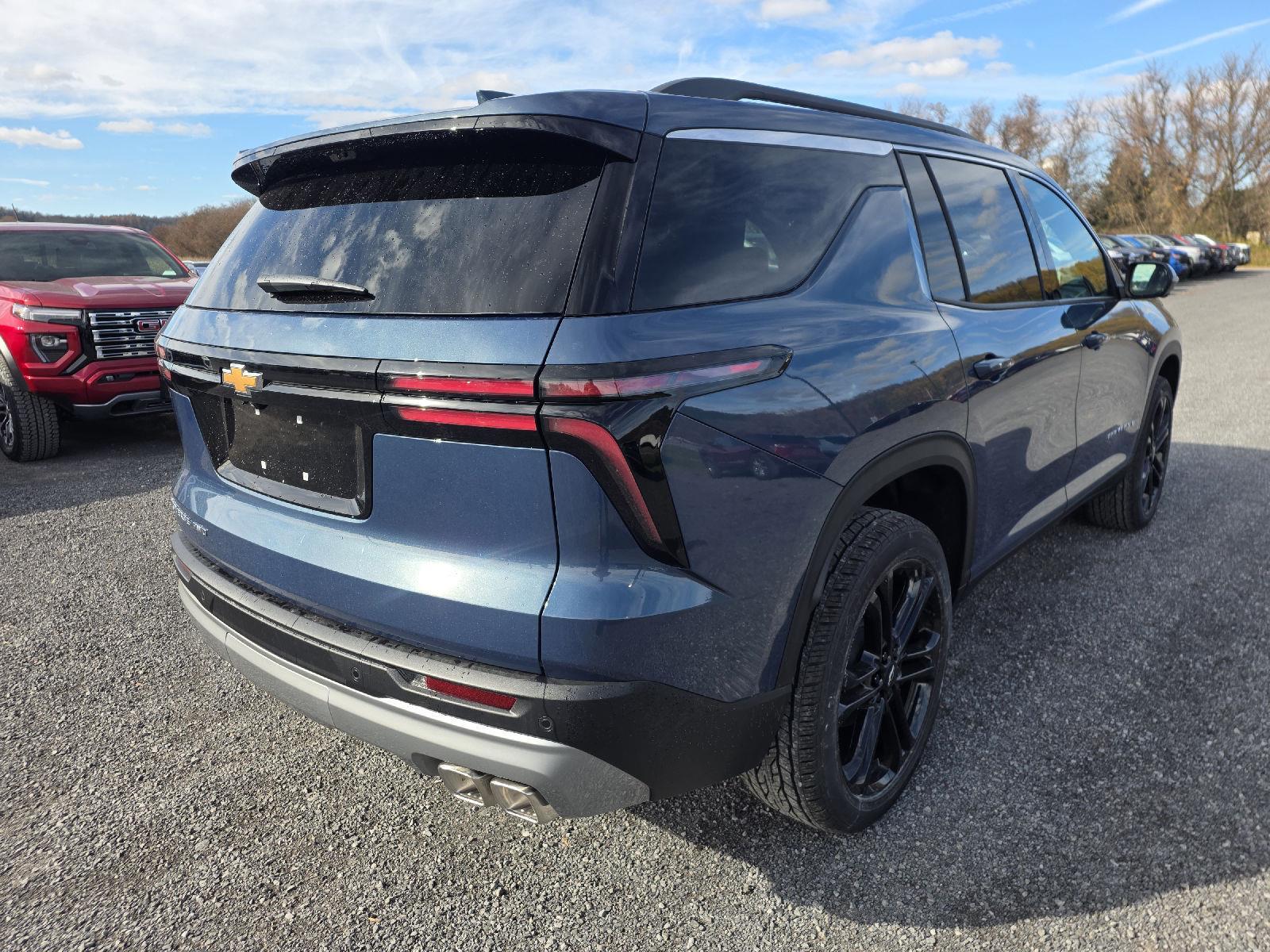 2026 Chevrolet Traverse AWD LT Image 4 of 24