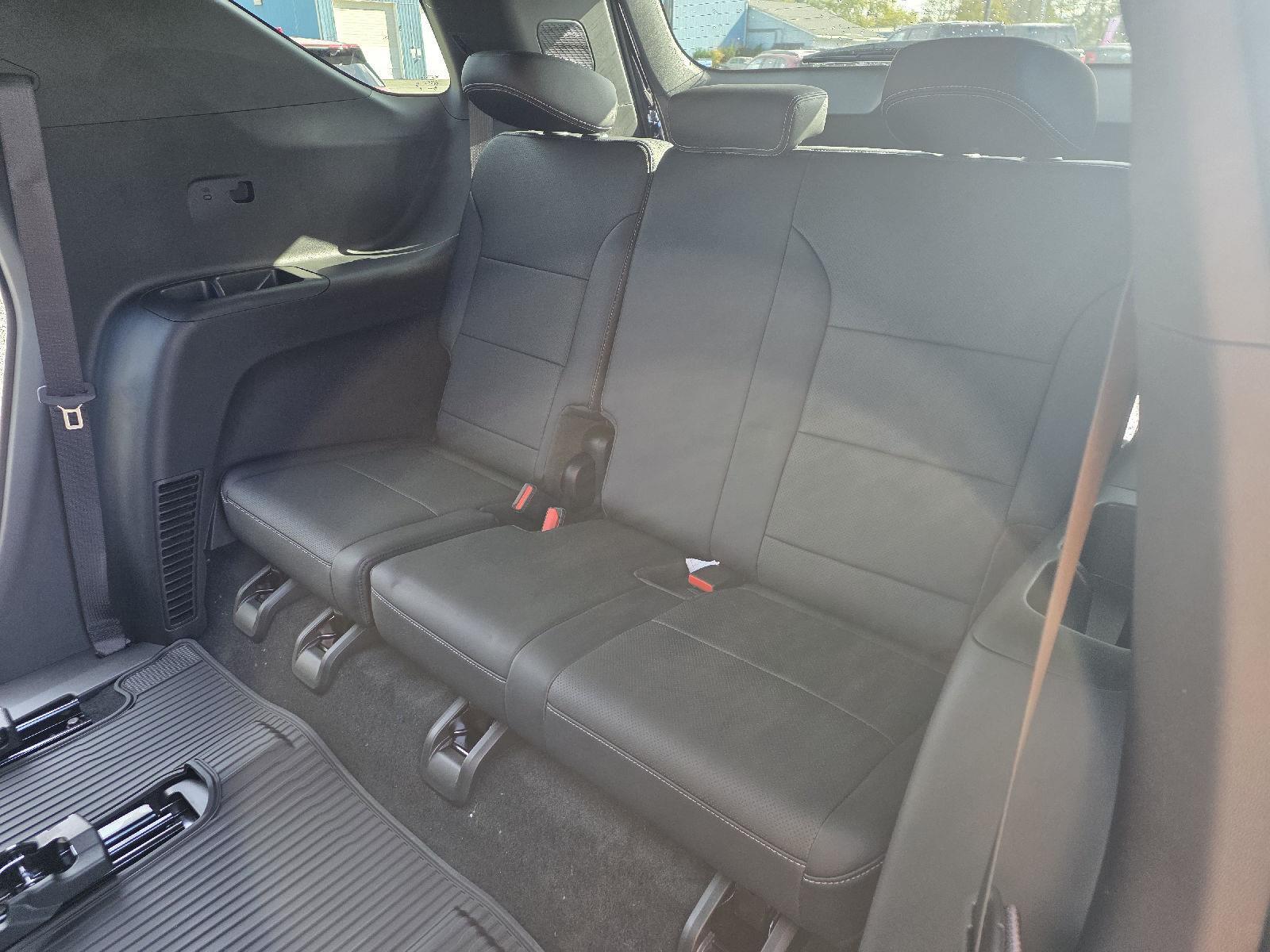 2026 Chevrolet Traverse AWD LT Image 12 of 24