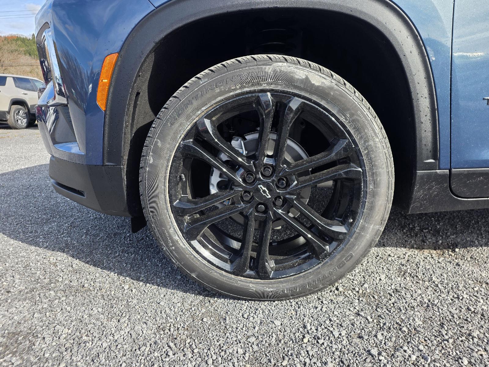 2026 Chevrolet Traverse AWD LT Image 8 of 24